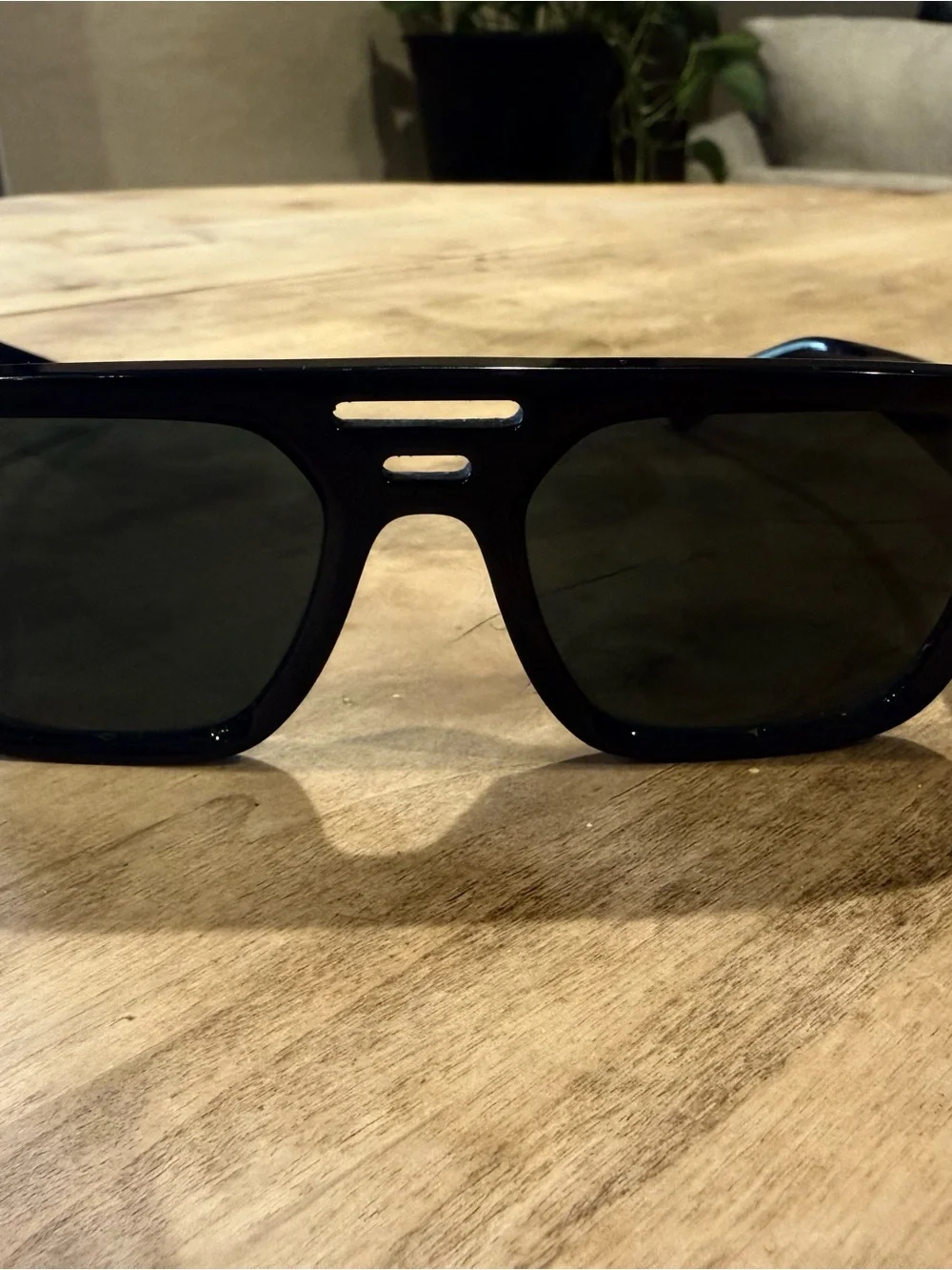 Ray-Ban Black Sunglasses with Brown Case